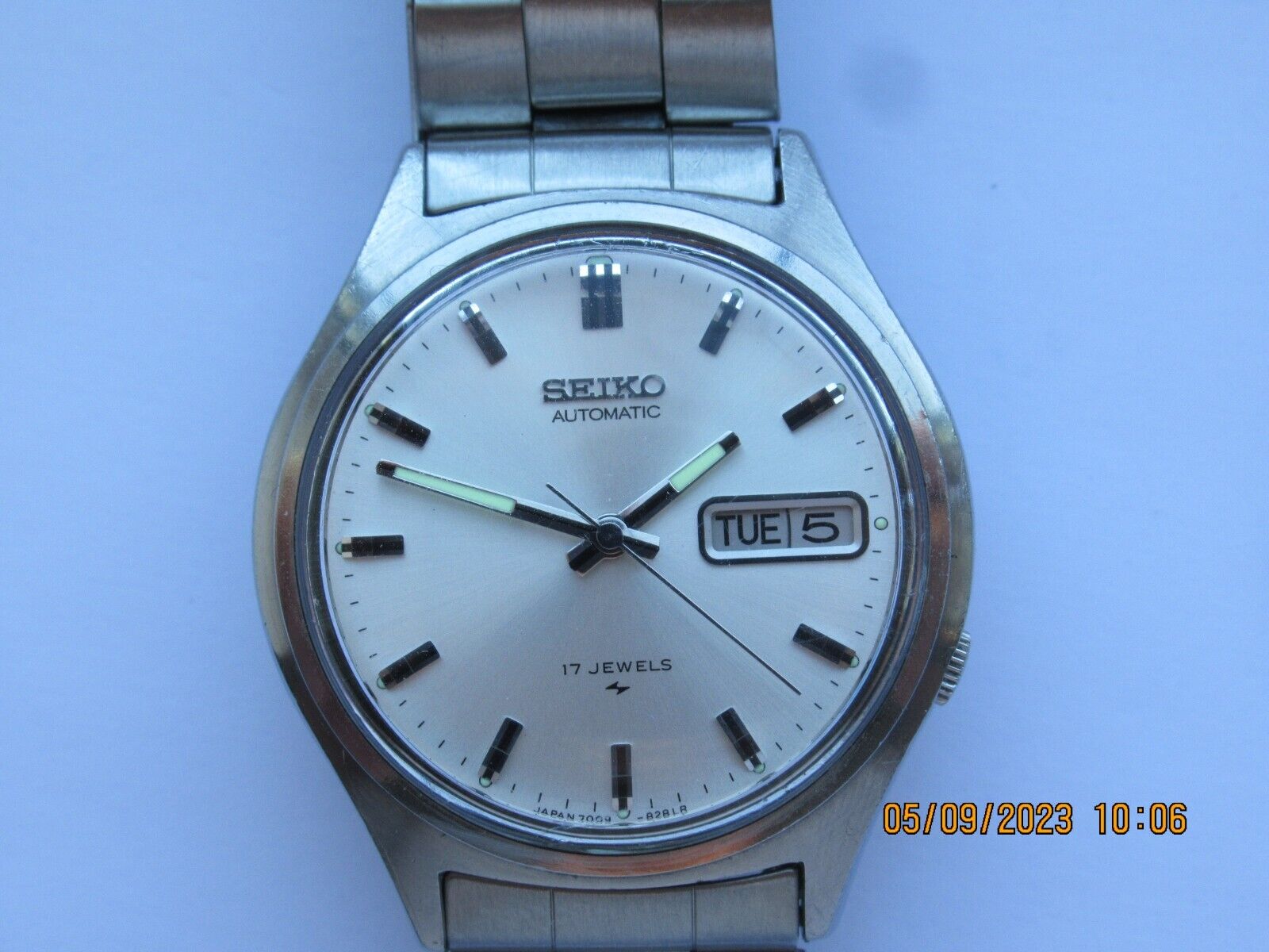 SEIKO 7009 8028 AUTOMATIC 17 JEWELS BIRTH YEAR MARCH 1978 Day Date