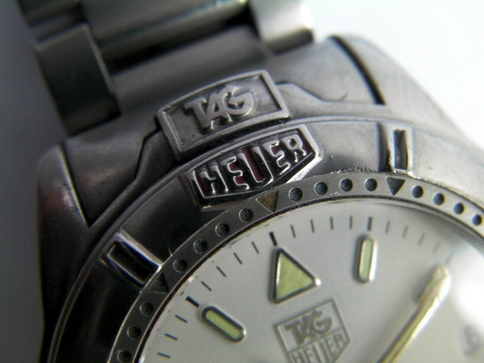 Tag Heuer Professional 200m Quartz Watch WF 1212 - KO 