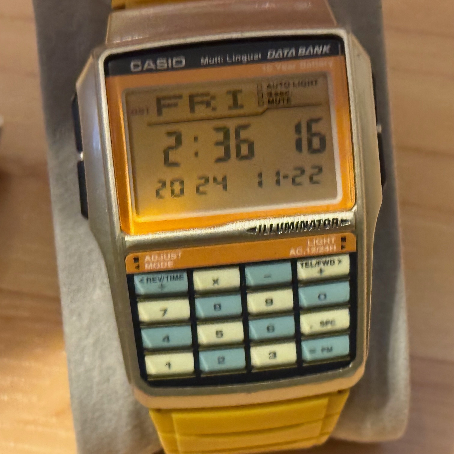 【美品 稼働品 データバンク】 CASIO DBC-32 黄 イエロー S142 WTS] Casio DBC-32 Multi Lingual 13 Languages Data Bank Yellow