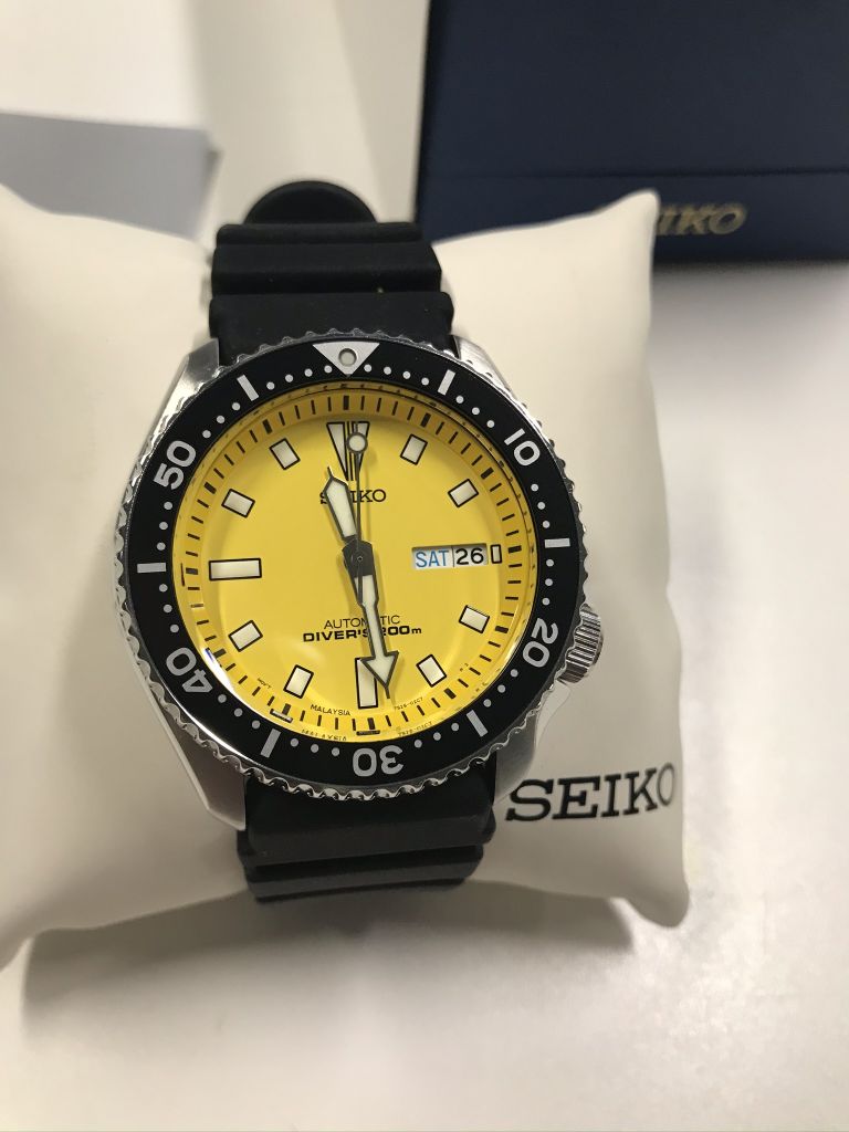 Seiko SKXA35 Bumblebee Rare WatchCharts Marketplace