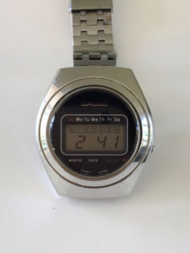 Casio Casiotron R15 Quartz Digital LCD Vintage Collectible Watch