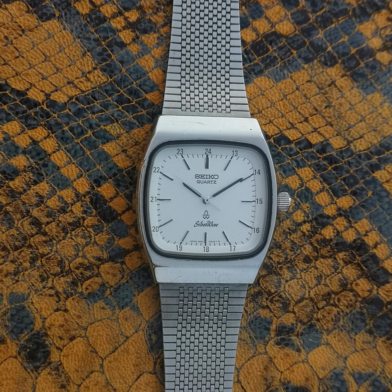 Vintage Seiko Quartz Silverwave Japan Made Men's Watch 8221-5020
