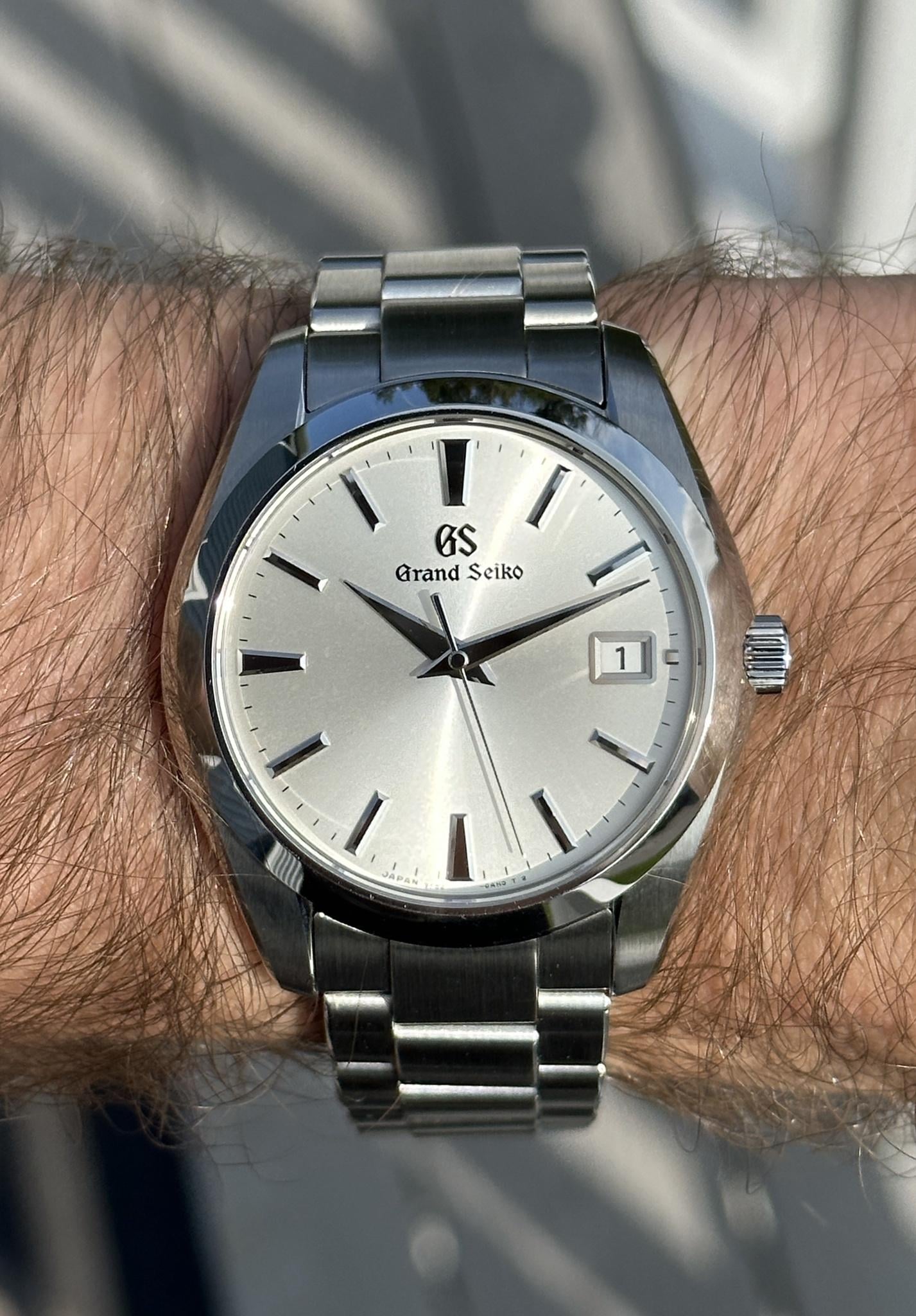 WTS Grand Seiko SBGV221 Near mint 8 bracelet B P 40mm Brushed Sunburst Champagne Dial WatchCharts