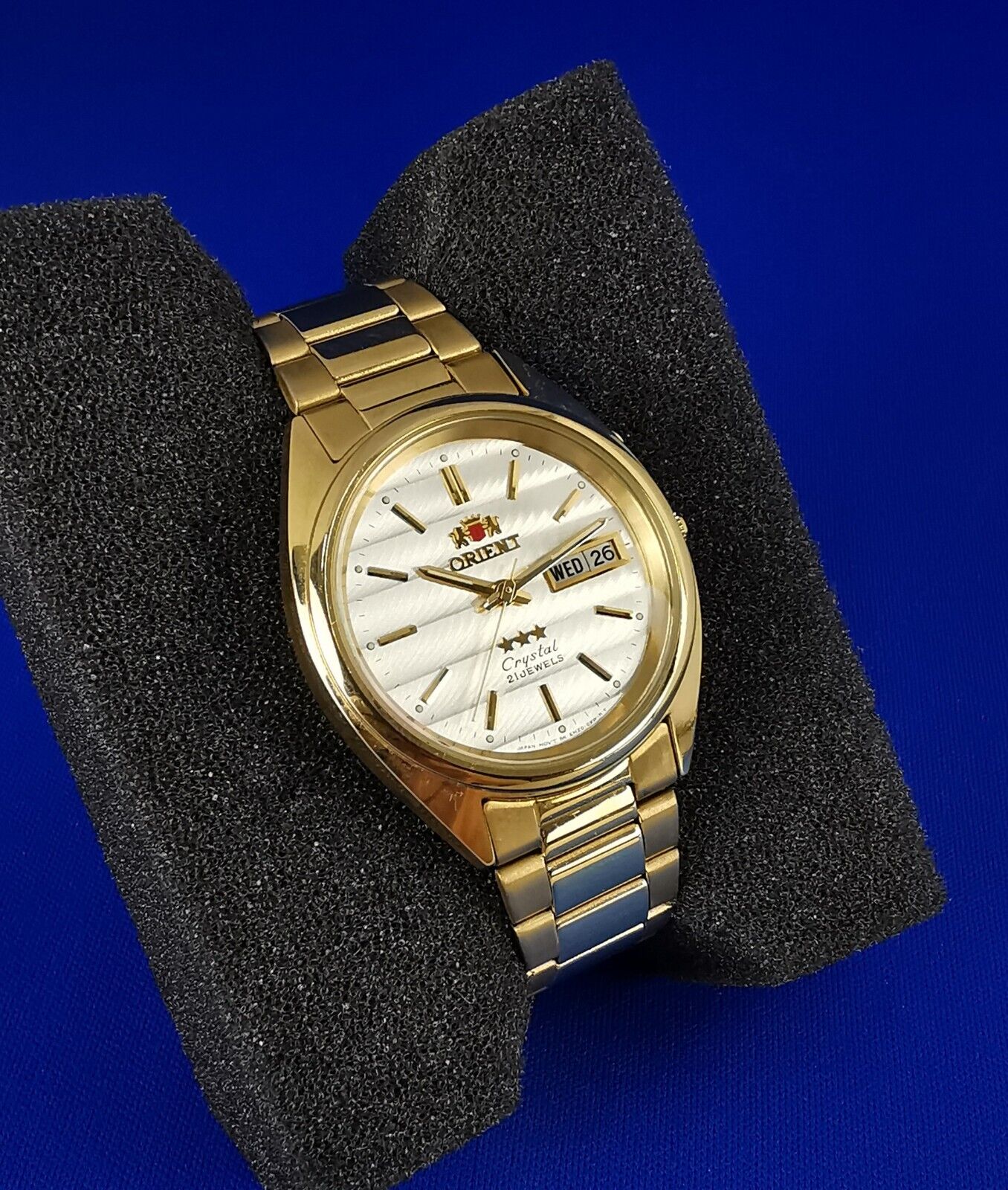 Vintage Orient Gold Plated Diamond Cut Sapphire Glass 21