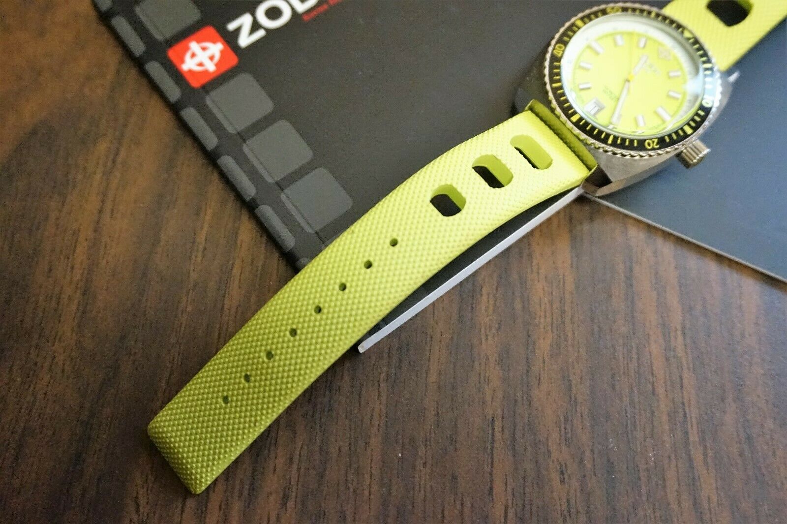 Zodiac Sea Dragon Unisex Watch Z02219 Green | WatchCharts Marketplace