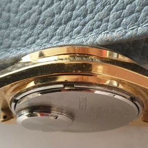 SEIKO 3803-7050 Quartz model 2002 for parts/repair #144
