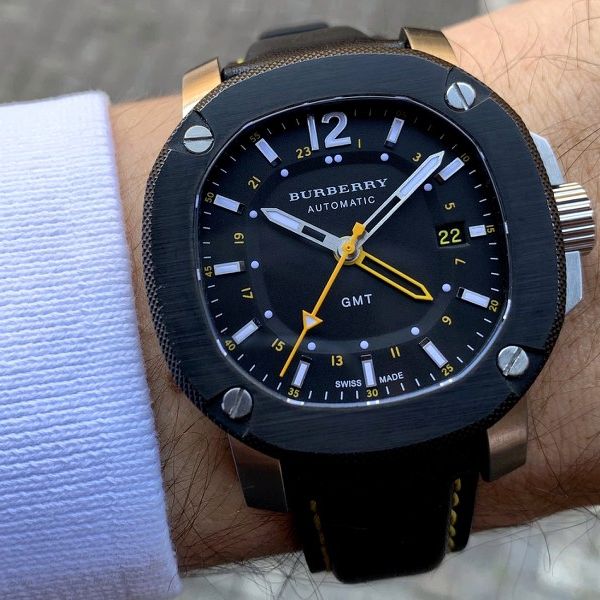 fs-burberry-the-britain-gmt-automatic-40mm-watchcharts
