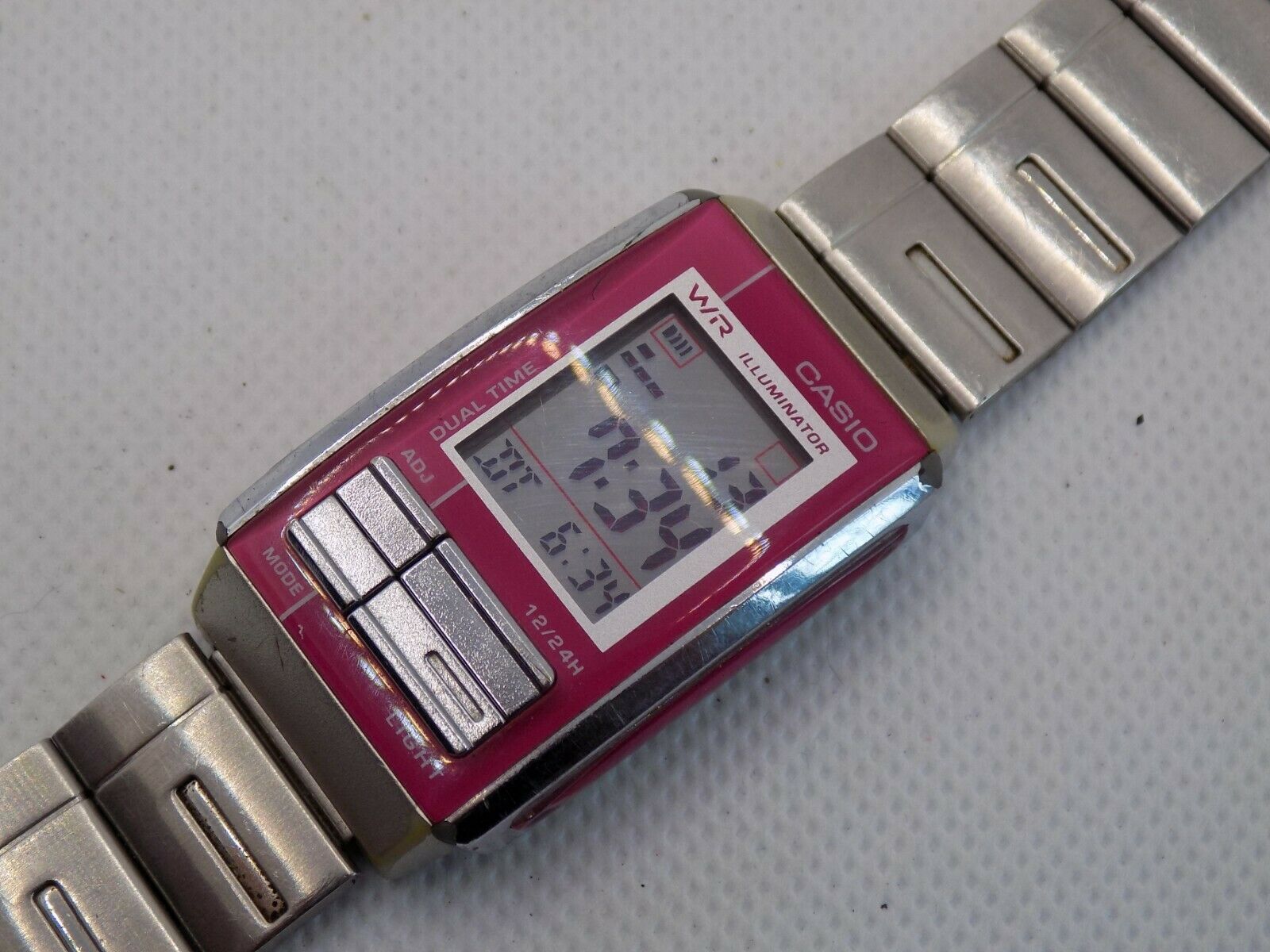 Casio LA-201W Illuminator WR Alarm Chronograph Ladies Digital