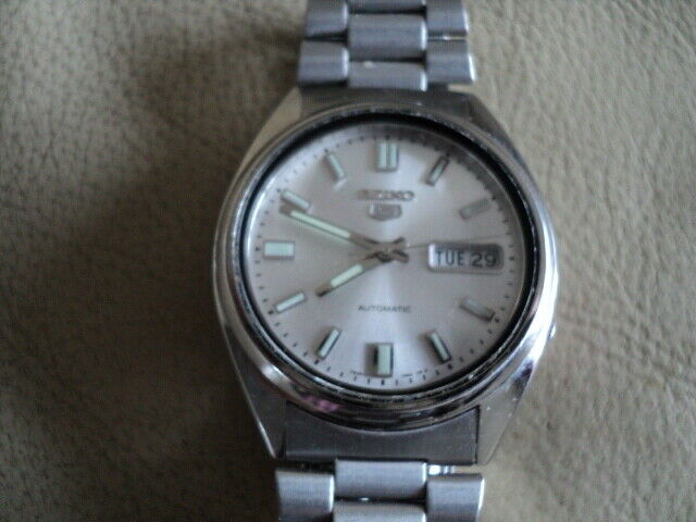 Seiko 5 Automatic Watch 7S26 0364 Day Date Glass Back Working