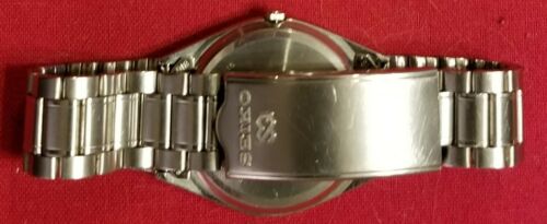 Vintage Seiko Quartz Day Date Wrist Watch 8123 800A 5 Jewel 8123A