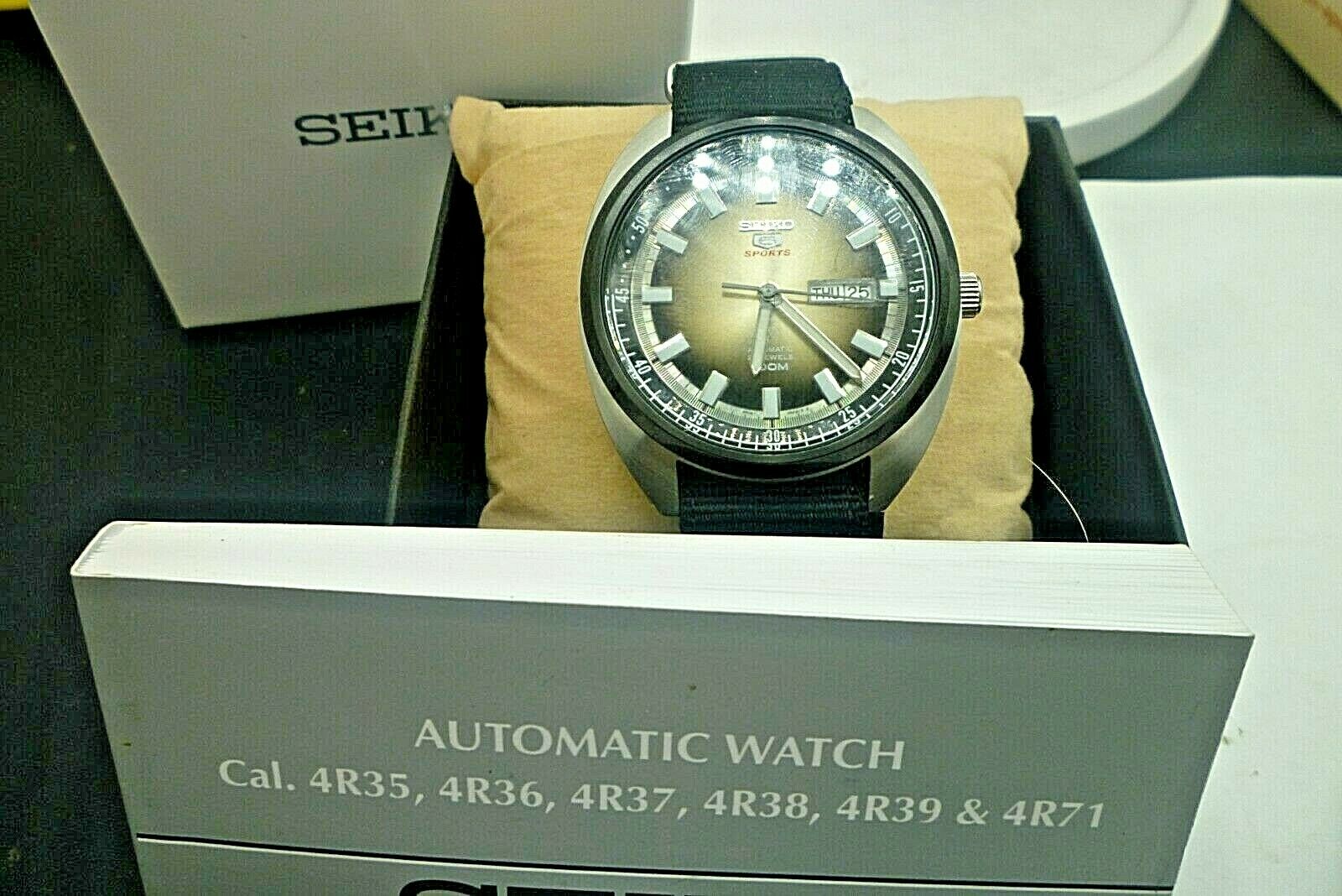 NEW Mens 45mm SEIKO 5 SPORTS 100m 24j 4R36-05Y0 Turtle Blk