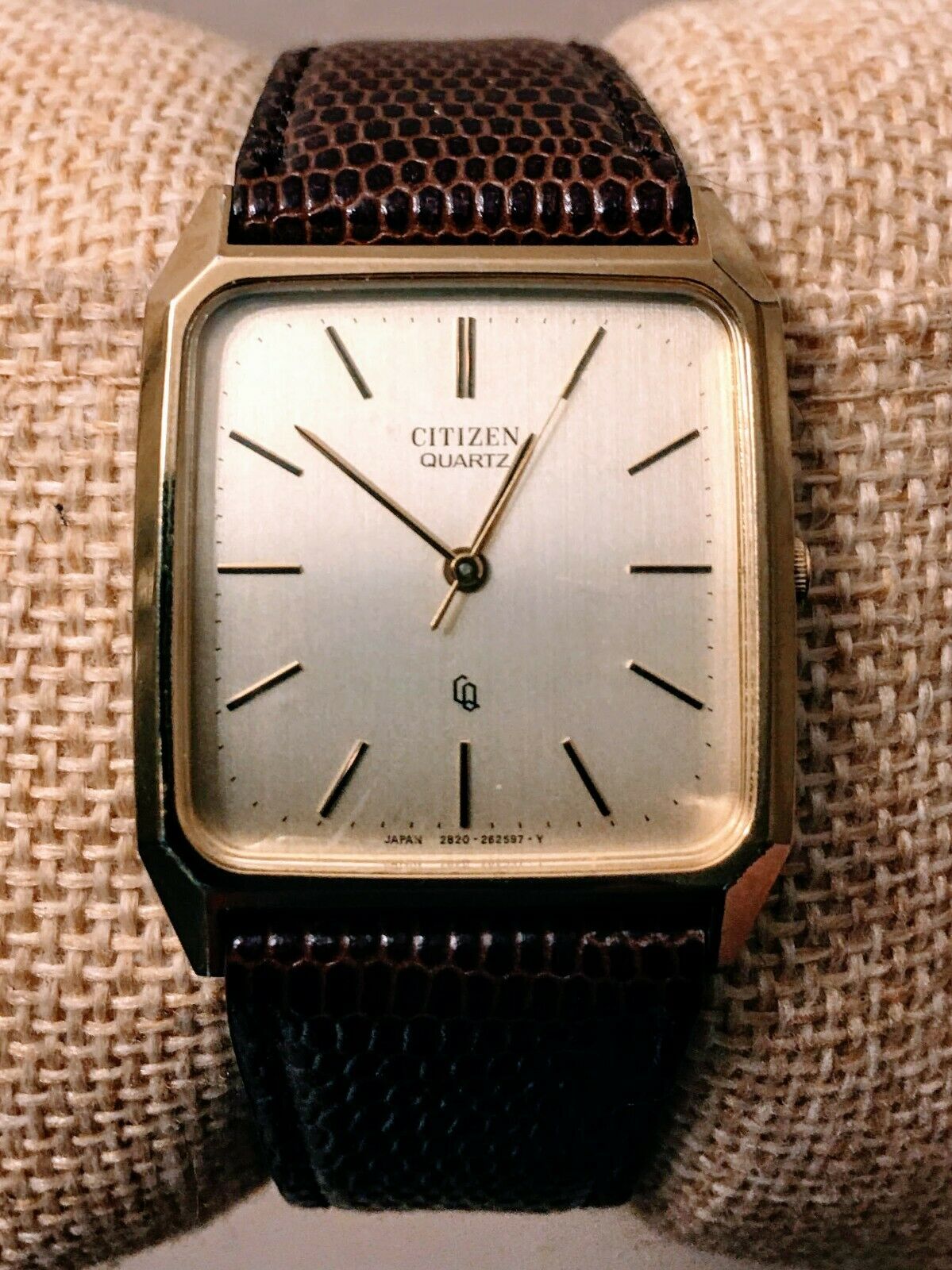 Vintage Citizen Quartz Mens Watch Rectangle 2830-261551 Made Vintage Citizen Quartz Mens Watch Rectangle 2830-261551 Made