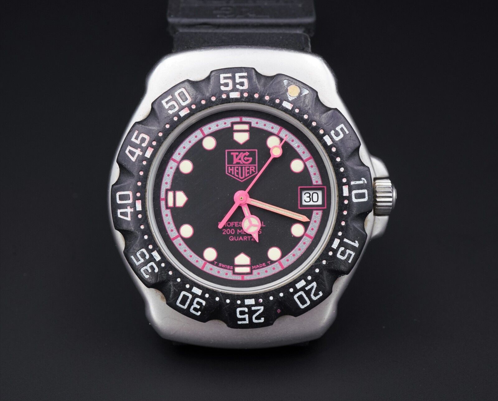 TAG Heuer Formula 1 Mid Size 377.513 Black Pink Rubber Strap