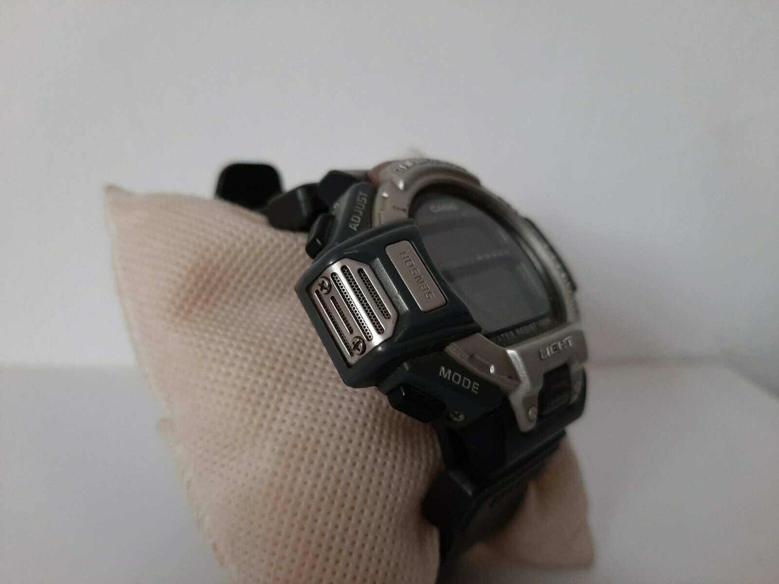 Casio Protrek-1570-PRT 60-Digi-Triple Sensor-Quartz -Vintage-Big 