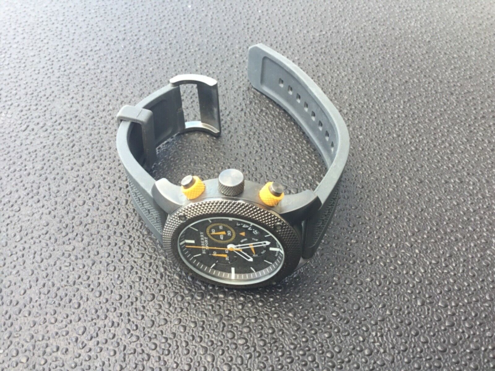 Burberry sport cheap yellow watch