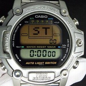 CASIO VINTAGE DIGITAL WATCH PRO TREK PRT-300 1406 ALTI -THERMO