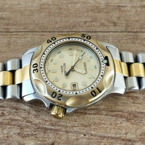 Vintage Ladies Seiko Scuba 200 m 3E25 0A10 Quartz April 1988