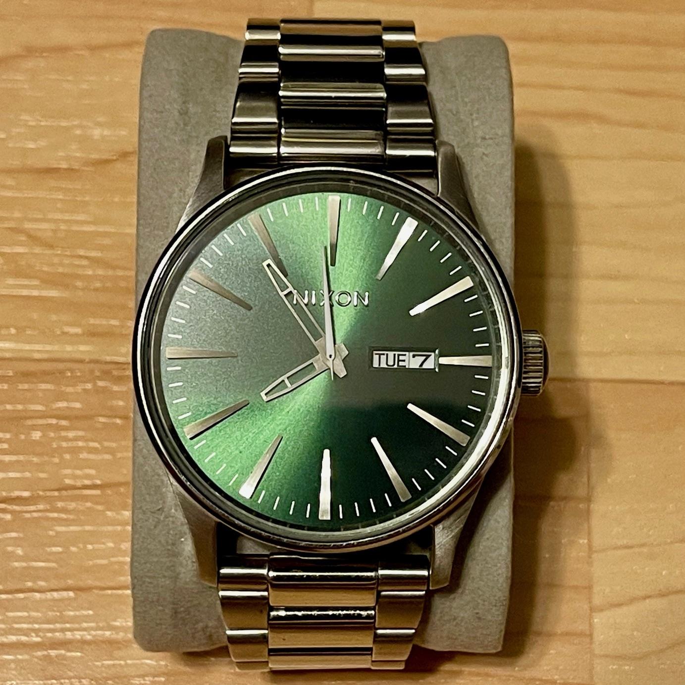 WTS Nixon The Sentry SS Never Be Late Stainless Steel All Green Dial Silver Band Quartz Men s Analog Watch WatchCharts Marketplace