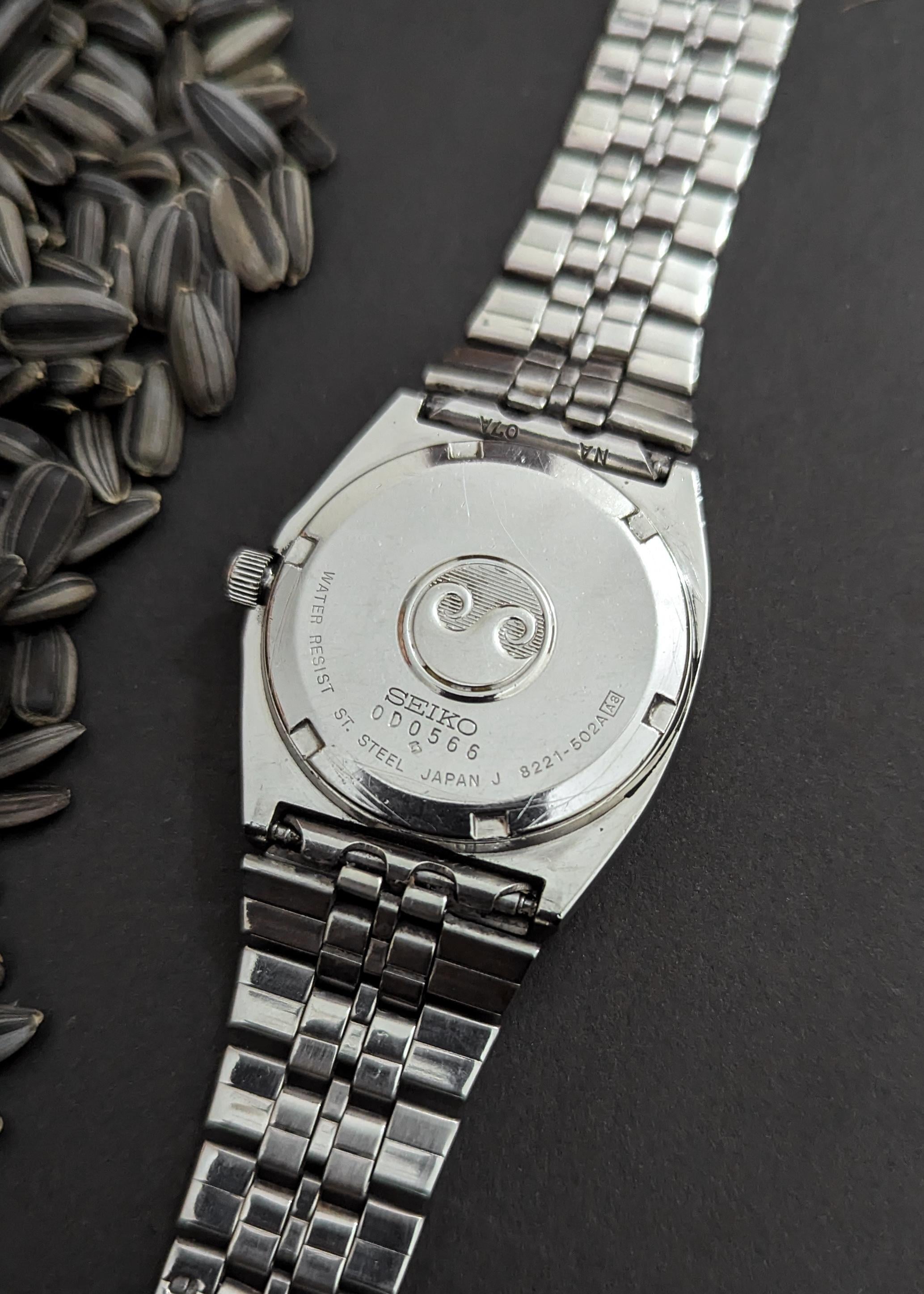 WTS] Vintage SEIKO Silverwave // Ref. 8221-502A // Black dial 