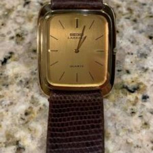 LQQK! (RARE) Vintage Ultra Thin Seiko Lassale 9300-5008 Quartz
