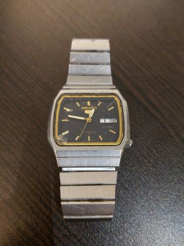 Vintage gents rare square face SEIKO 5 automatic watch working but