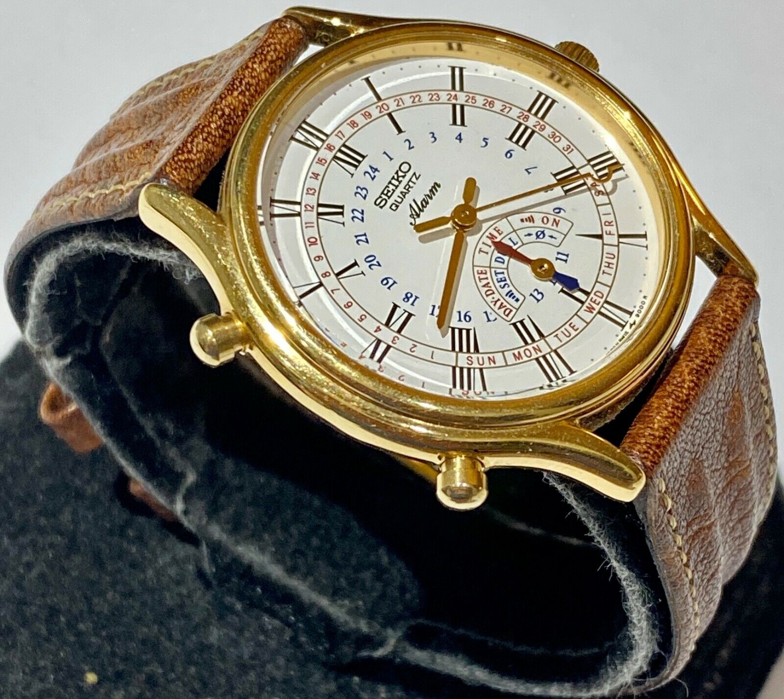 Vintage Seiko 8M15-9009 Alarm Day/Date Quartz Watch | WatchCharts