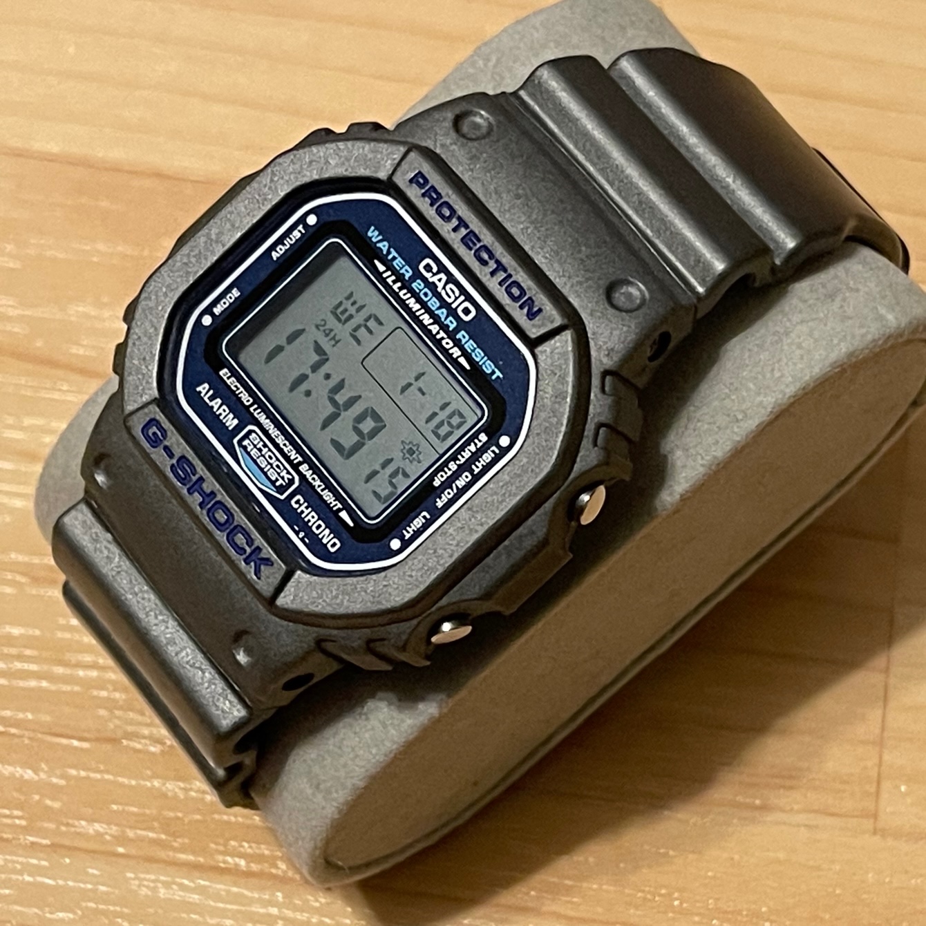 WTS] Casio G-Shock DW-056SD-8S Silver Dragon Rare Vintage Square