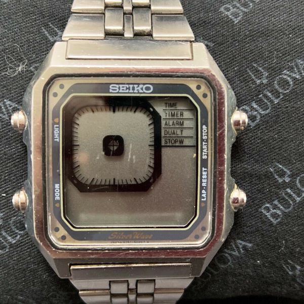 Seiko G757-5030 Silver Wave James Bond Octopus Quartz LCD LED Watch For  Repair | WatchCharts