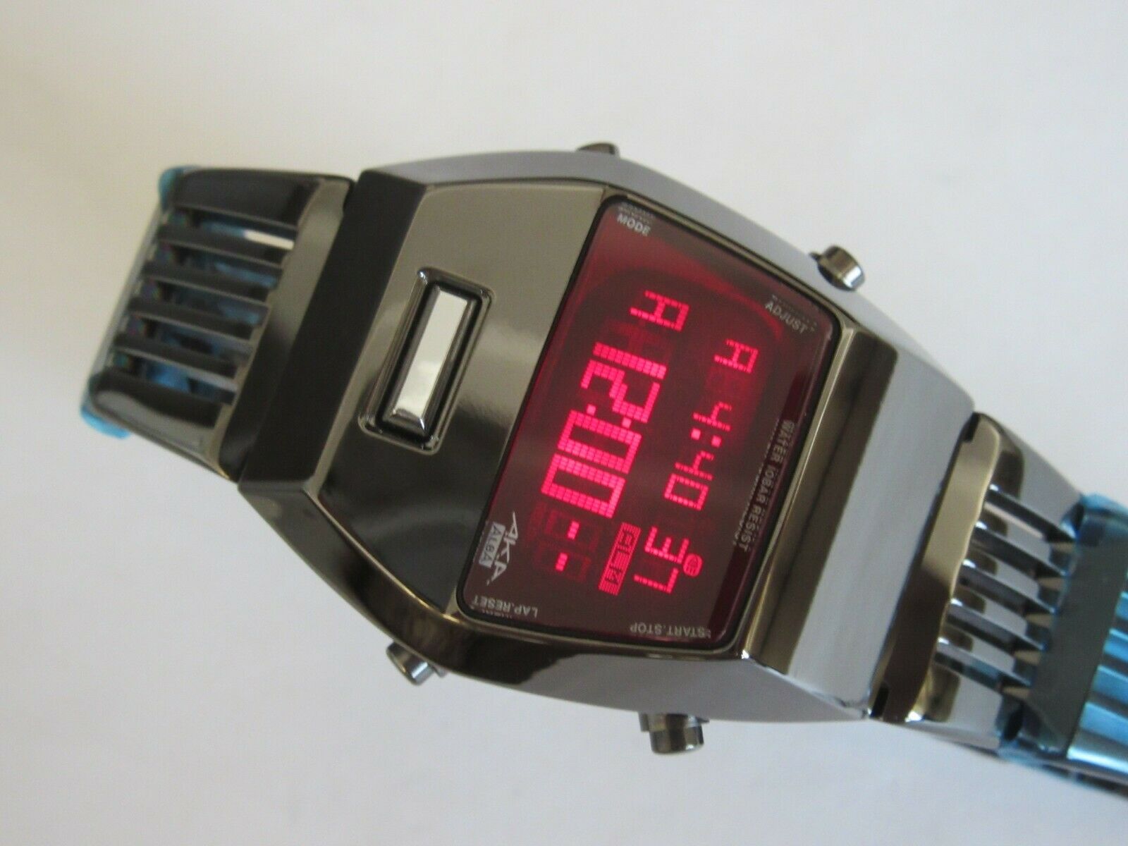 SEIKO ALBA AKA W670-4000 RED LED 