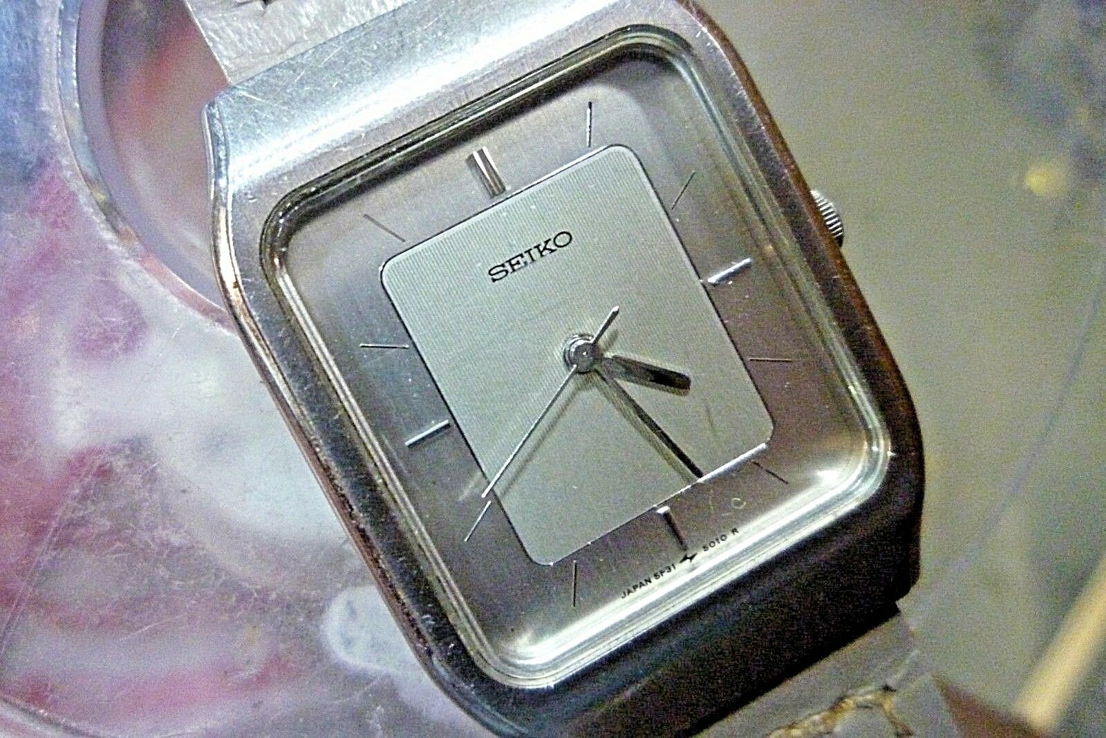 Ladies 25mm SEIKO 5P31 5010 Guilloche Dial Grey Tank 1985 Vintage