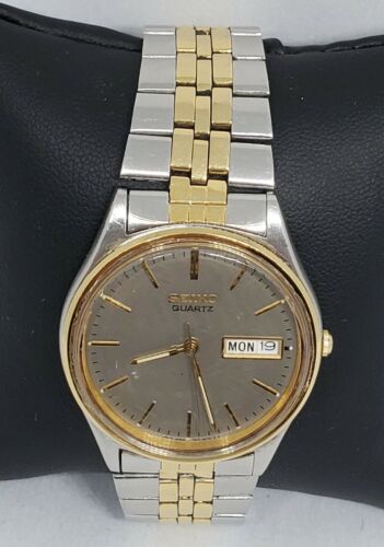 Vintage Mens Seiko Two Tone Analog Quartz Watch 7N43 8A30 Day/Date