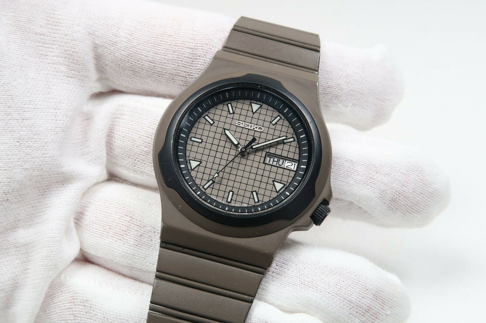 SUPER RARE Vintage SEIKO QUARTZ 7433-6020 Watch JAPAN