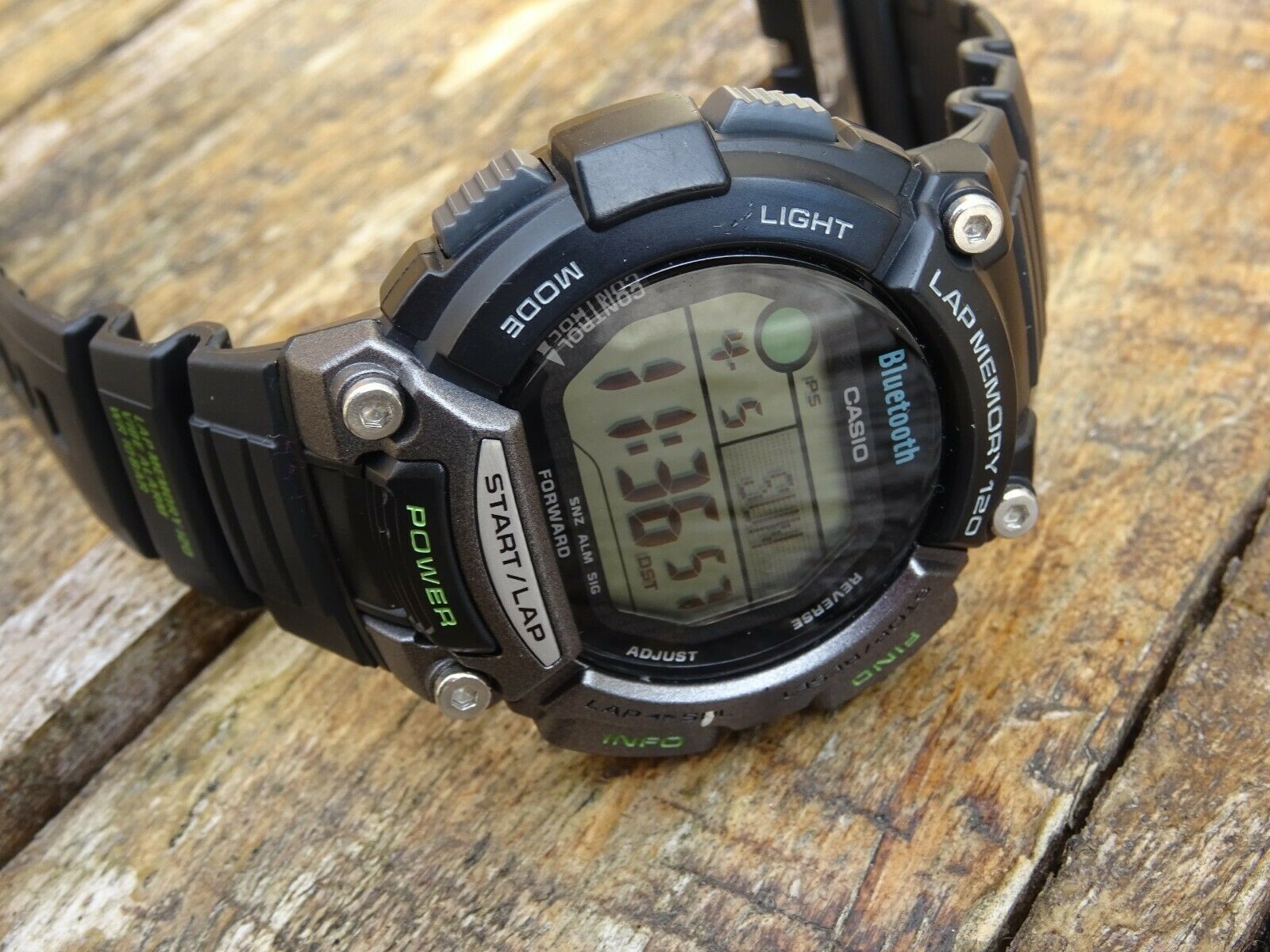 Casio STB-1000-1EF Bluetooth Sports watch | WatchCharts Marketplace