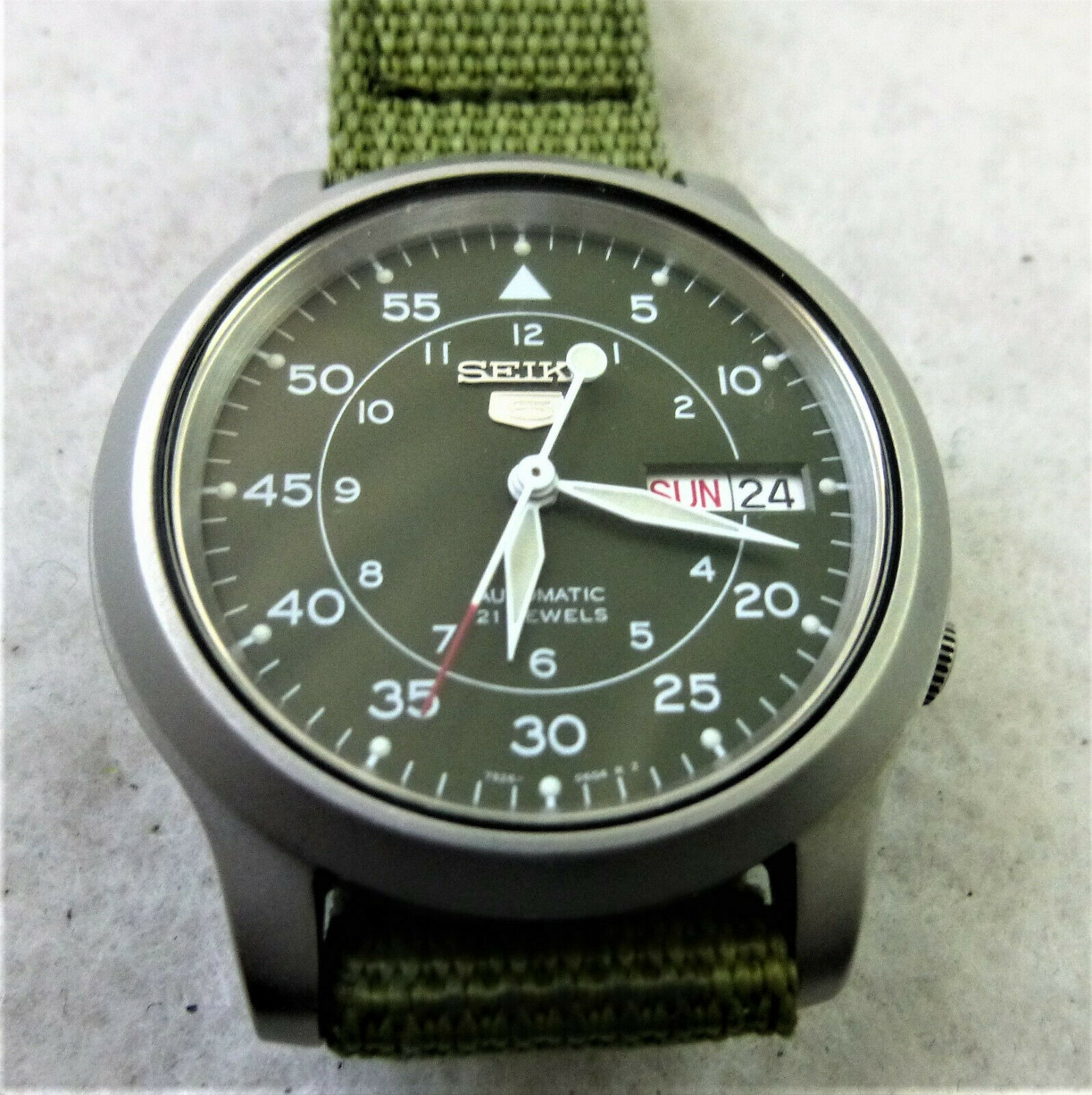 seiko men's snk805 seiko 5 automatic stainless steel watch with green canvas