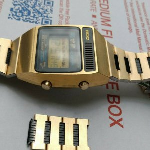 Vintage Seiko A159-5019-G Quartz LC Japan Gold Tone Digital Watch Metal  Band | WatchCharts