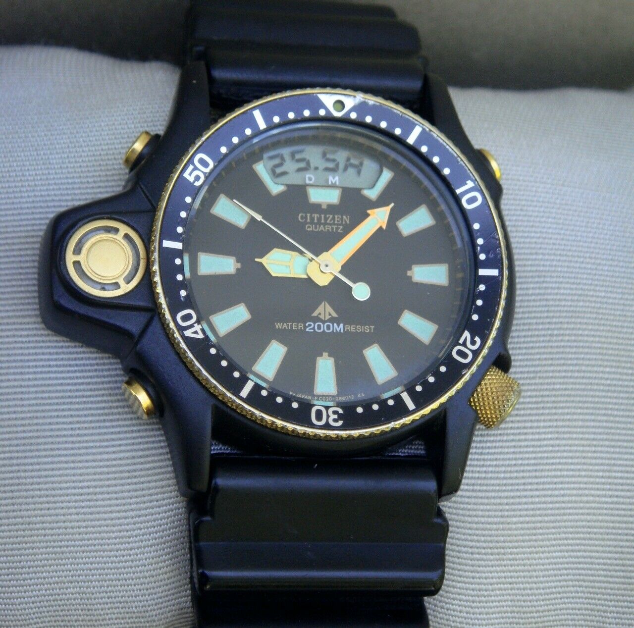 Citizen Promaster Aqualand c022 6 Screws Vintage Diver 200m Black PVD WatchCharts Marketplace