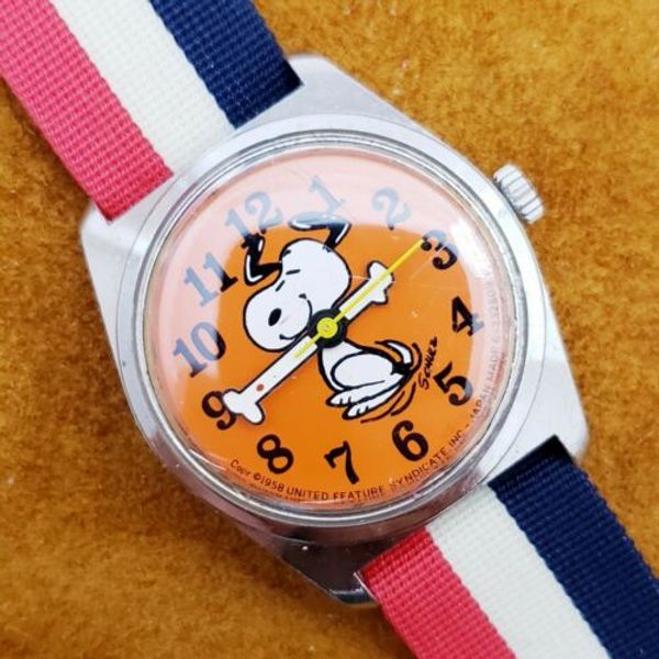 Rare Peanuts Snoopy Manual Wind Watch Made By Citizen Japan