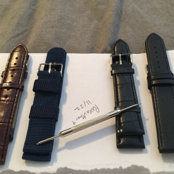[WTS] Four 20mm watch straps + watch strap changing tool. [NEW]. 25