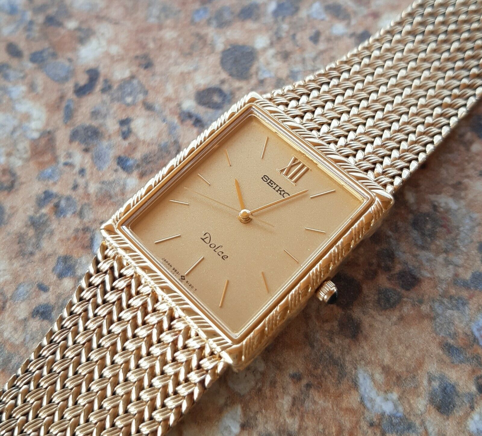 Vintage Seiko Dolce Quartz 9531 5100 October 1986 Dress Watch