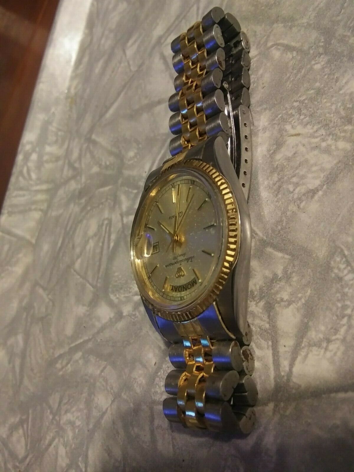 J.U  JULES JURGENSEN President Men's Quartz Watch. Day Date 2
