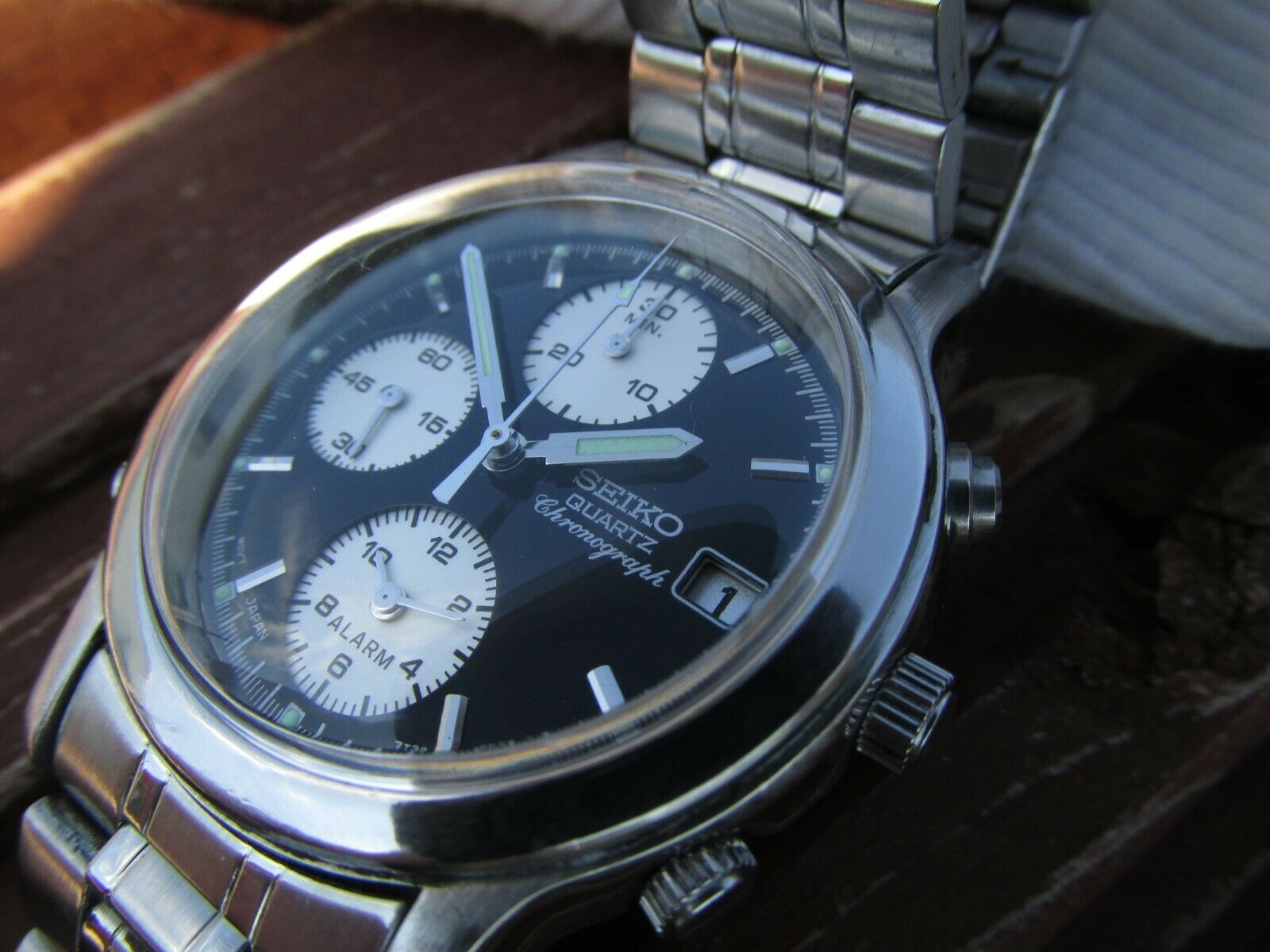 Rare Vintage SEIKO 7T32 6D70 Panda Chronograph Alarm watch from