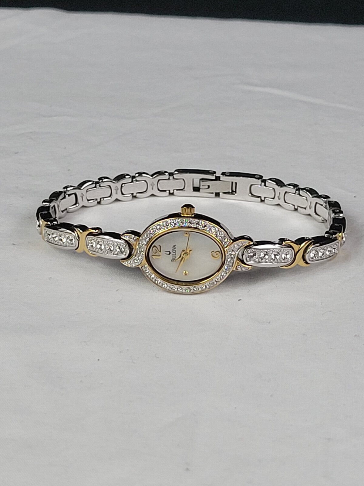 Bulova 98L005 Women display picture 2