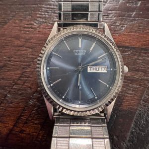 Vintage Seiko Quartz QT 3803 7110 Day/Date Men Watch | WatchCharts