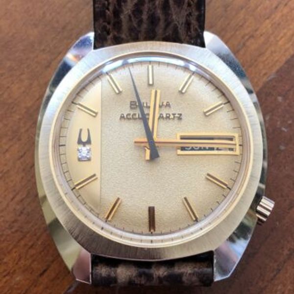 Mens Vintage BULOVA ACCUQUARTZ WATCH 14K Gold w/ Diamond Accent