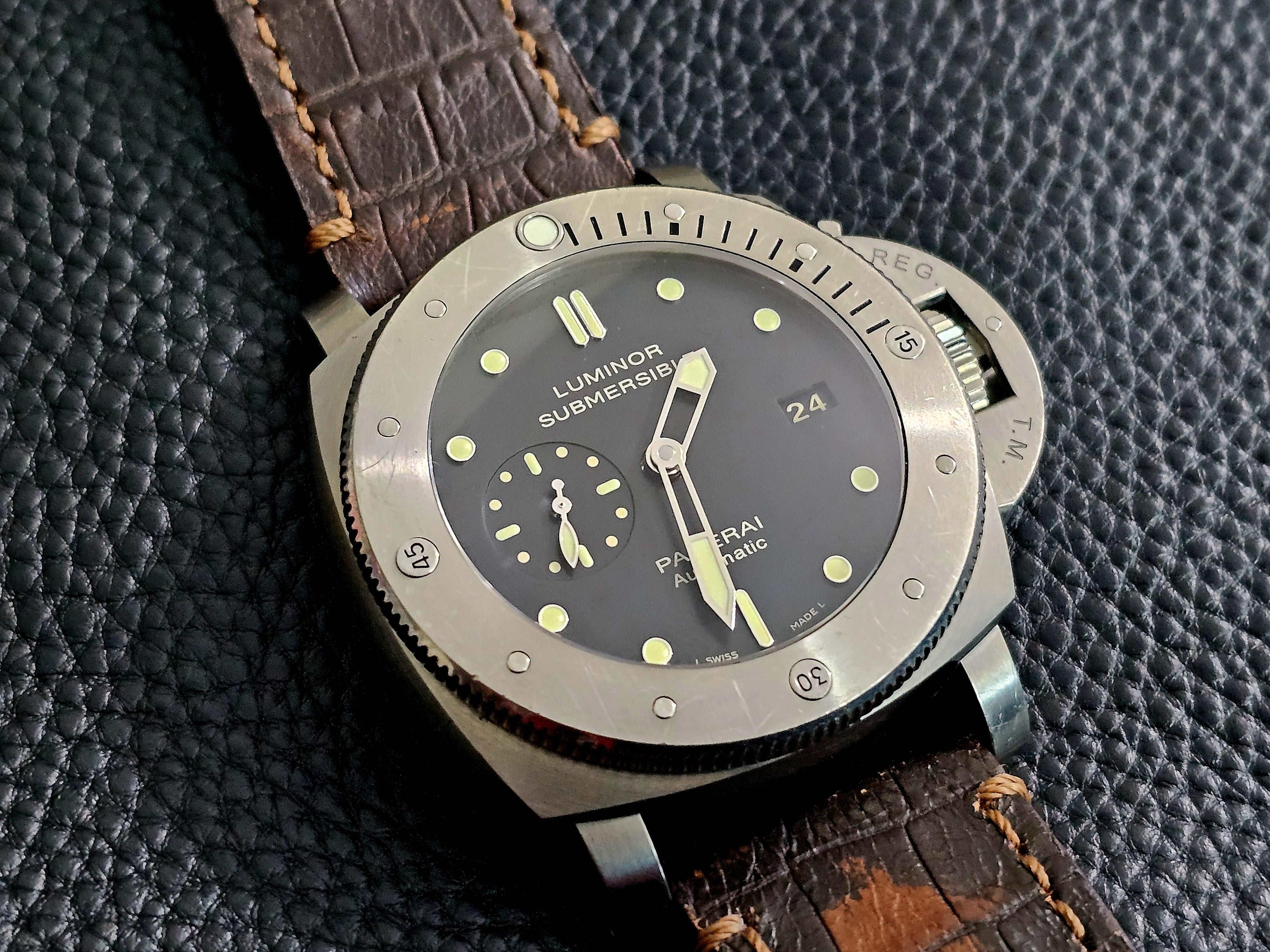 WTS Panerai PAM00305 47mm Luminor Submersible w box canvas