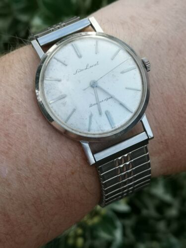 SEIKO LAUREL J14020. 17 JEWEL. DIASHOCK. HAND WIND. VINTAGE. RARE