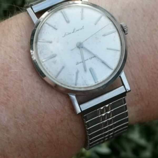 SEIKO LAUREL J14020. 17 JEWEL. DIASHOCK. HAND WIND. VINTAGE. RARE