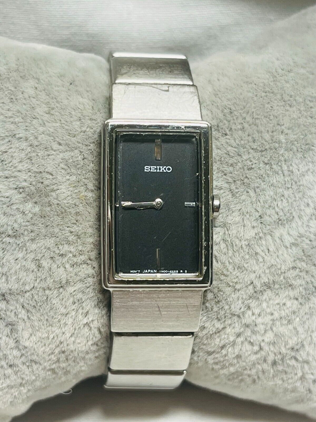 Vintage Ladies Seiko 1N00-6J30 Silver Tone Quartz Watch New  display picture 1