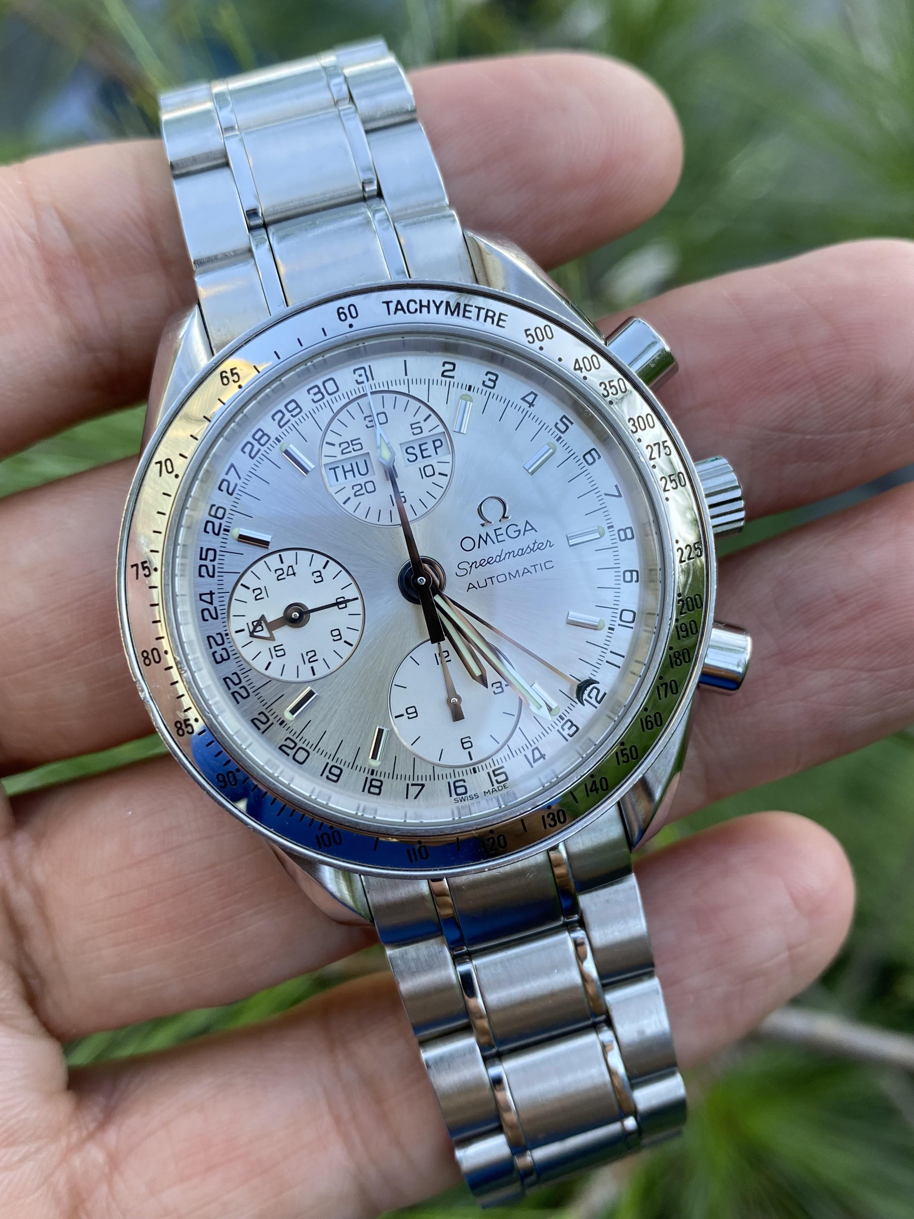 Omega speedmaster discount automatic triple date