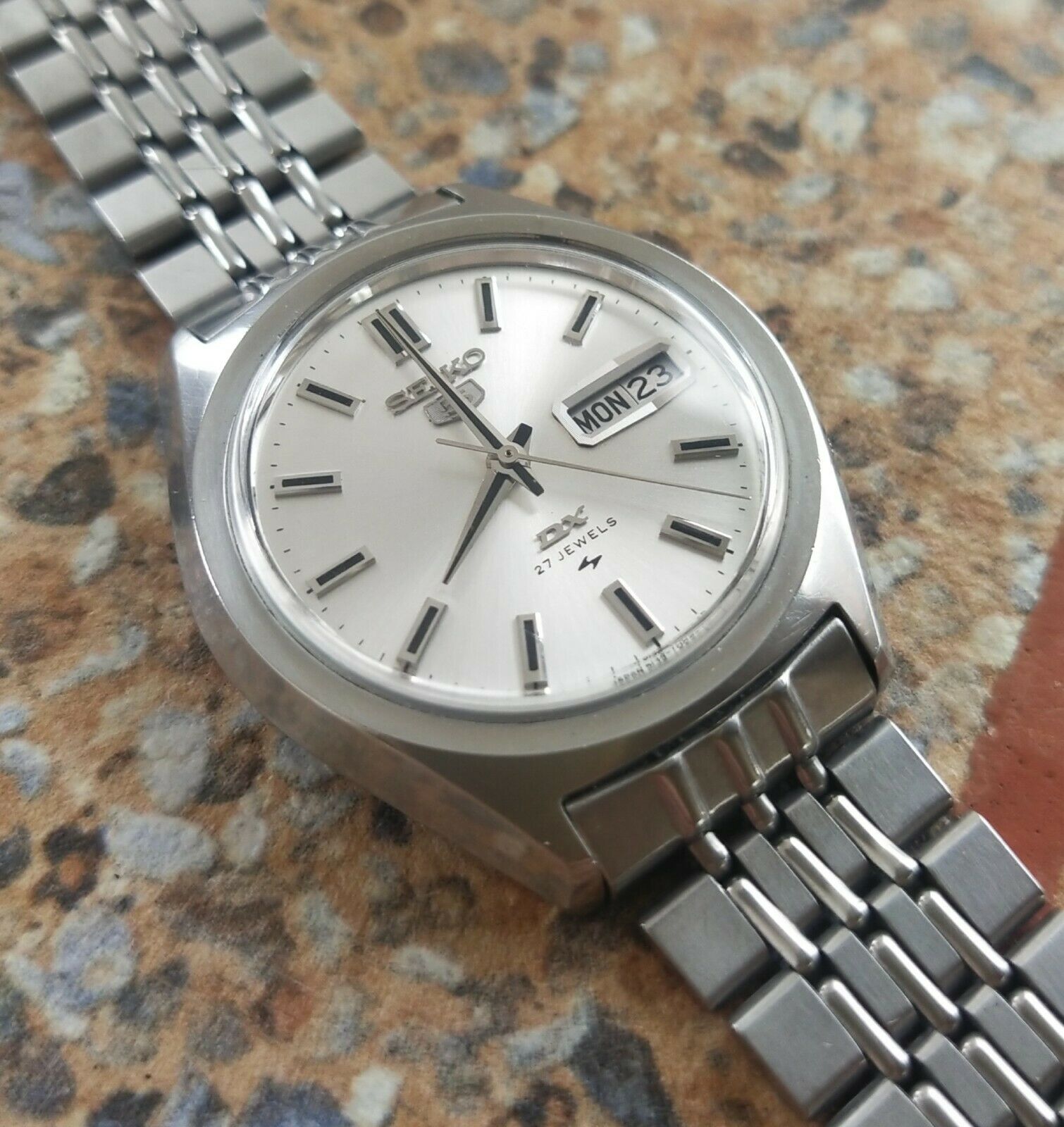 Vintage Seiko 5 DX 27 Jewels Automatic 5139 7000 JDM July 1968